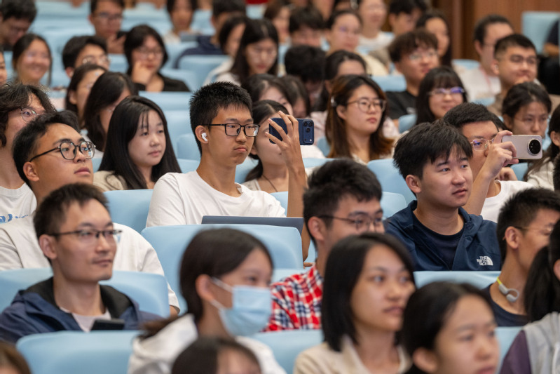 跨越山海 共启新程｜生命学院举行2026级新生开学典礼