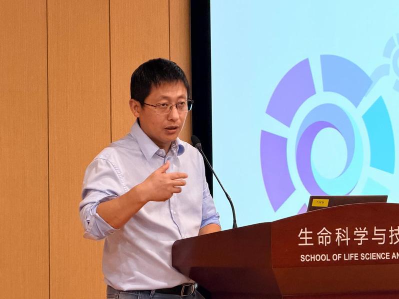 环泊酚破局，解码中国创新药全球化之路 ——海思科严庞科博士做客上科大“致知生晖”产业领航讲座